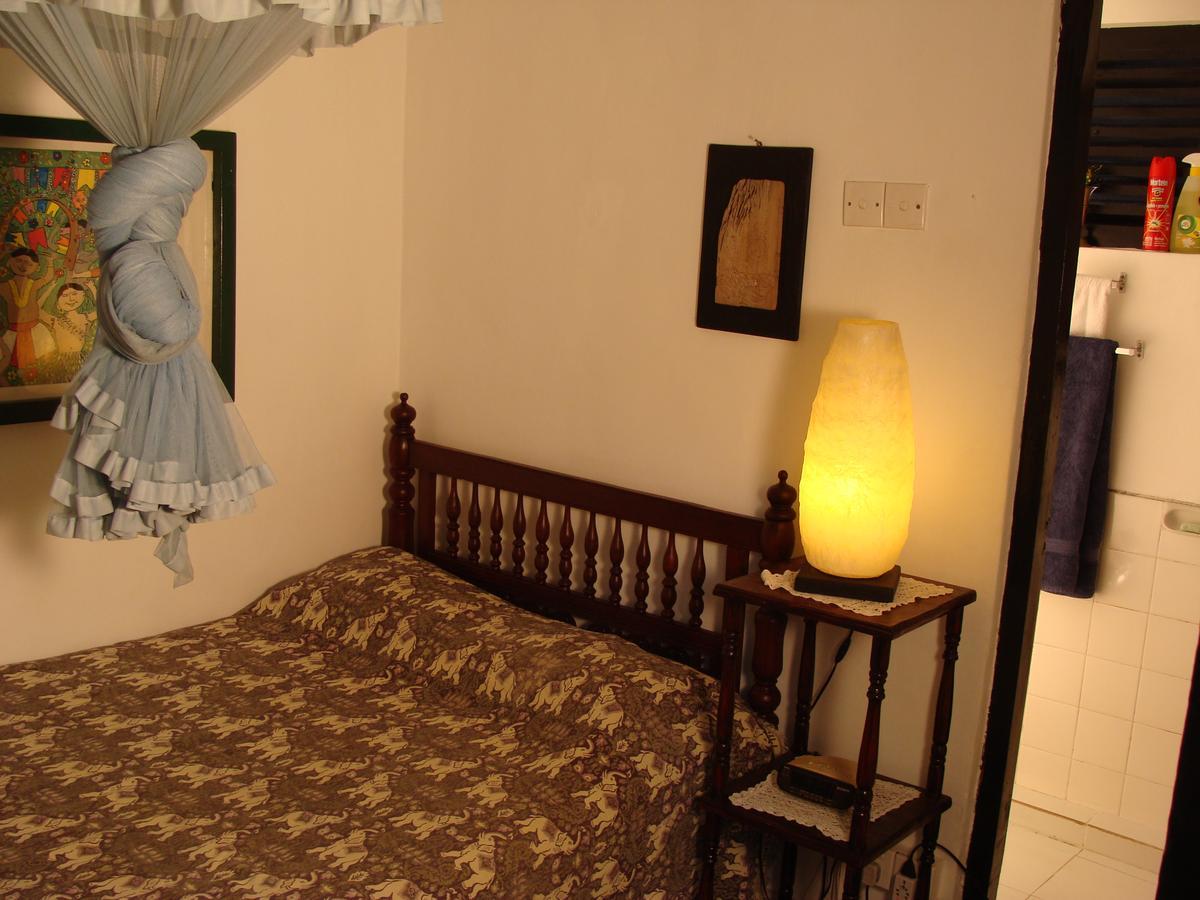 The Icebear Guesthouse Negombo Exterior photo