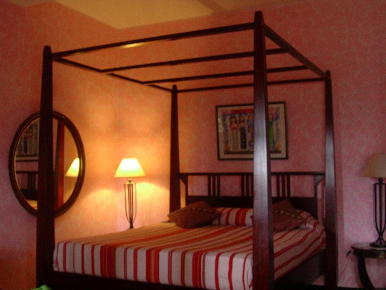 The Icebear Guesthouse Negombo Exterior photo