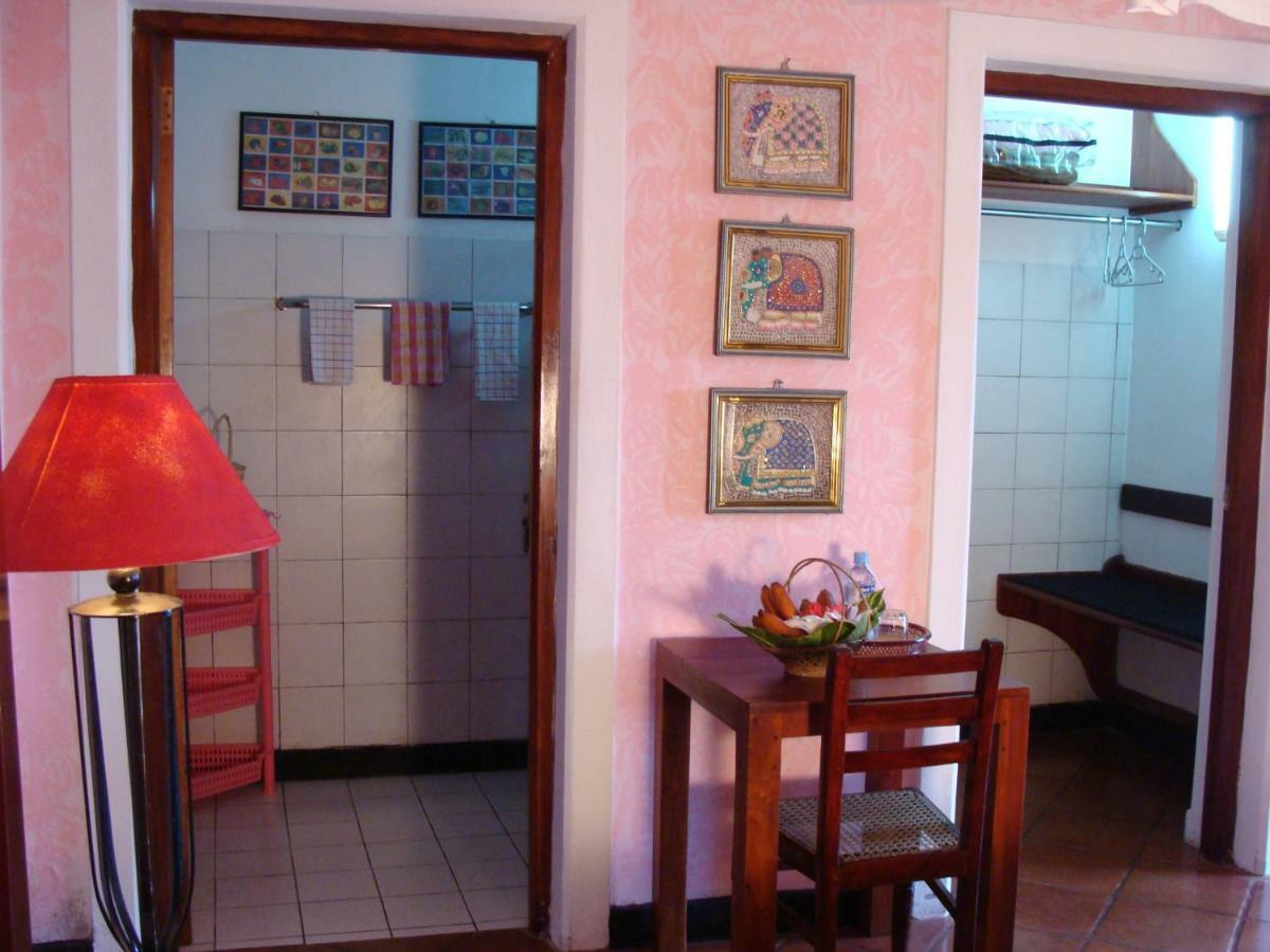 The Icebear Guesthouse Negombo Exterior photo